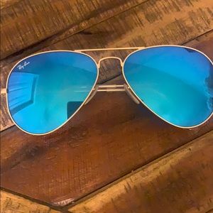 Ray Ban Blue Mirrored Aviators